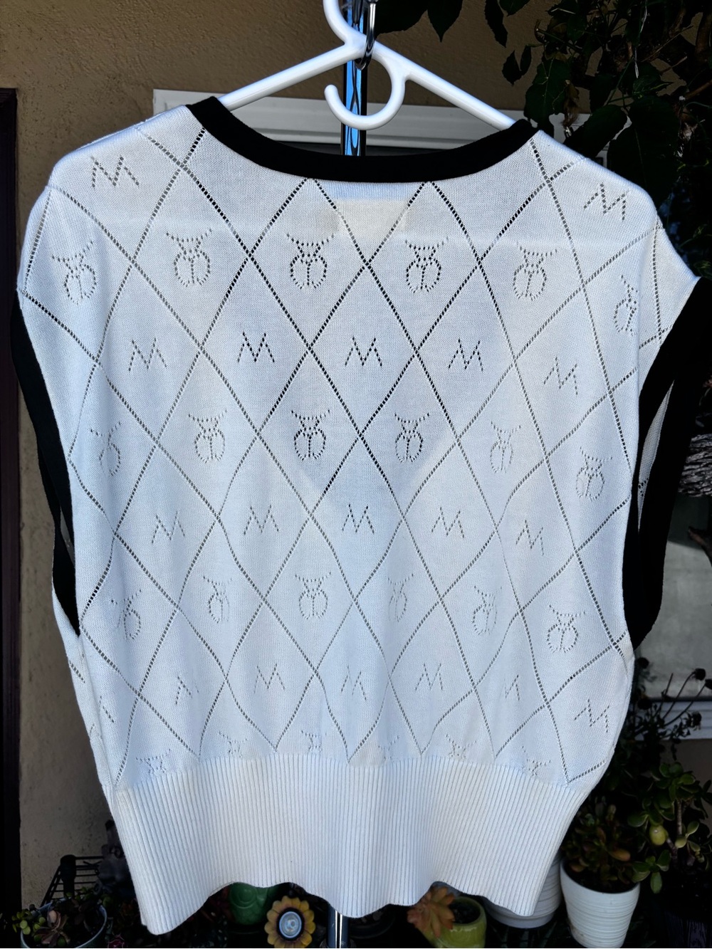 MAEVE Anthropologie
Women's V-neck Pullover Vest
White/Navy Blue Trim Size L - Picture 5 of 16
